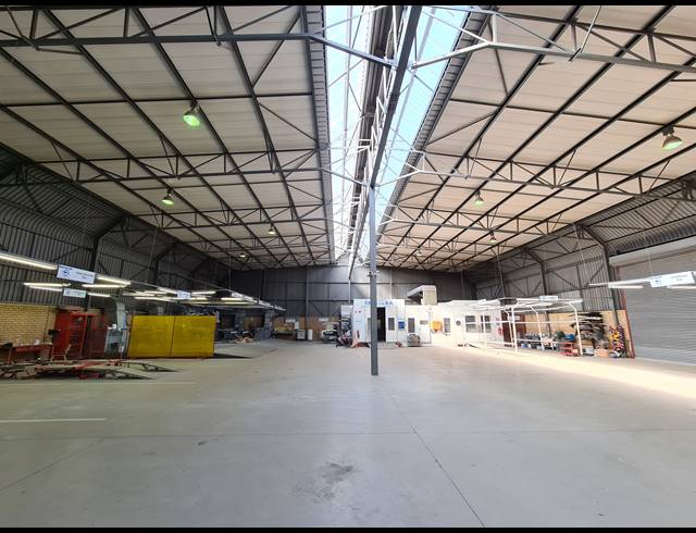 1,414M² WAREHOUSE TO LET IN MEADOWDALE